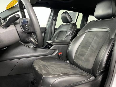 Used 2023 Jeep Grand Cherokee Altitude AWD/4WD image 17