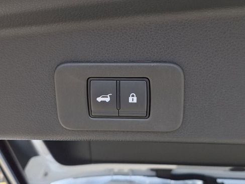 Used 2025 Nissan Murano SL image 12