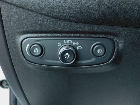 Used 2021 Chevrolet Equinox LT image 33