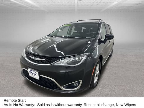 Used 2017 Chrysler Pacifica Touring-L Plus FWD image 7