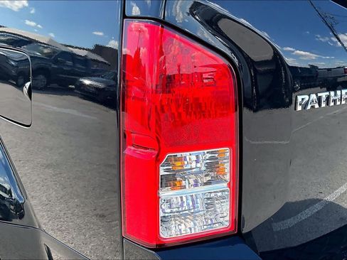 Used 2012 Nissan Pathfinder SV RWD image 28