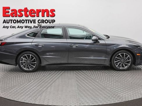 Used 2023 Hyundai Sonata Limited w/ Preferred Accessory Package FWD image 4