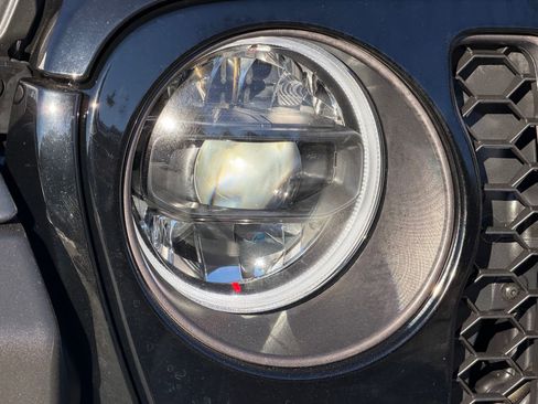 Used 2023 Jeep Wrangler Unlimited Rubicon 4xe image 9