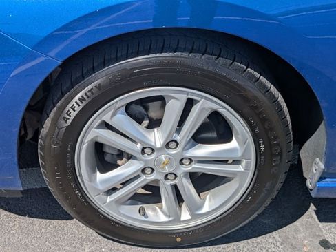 Used 2017 Chevrolet Cruze LT w/ Convenience Package FWD image 15