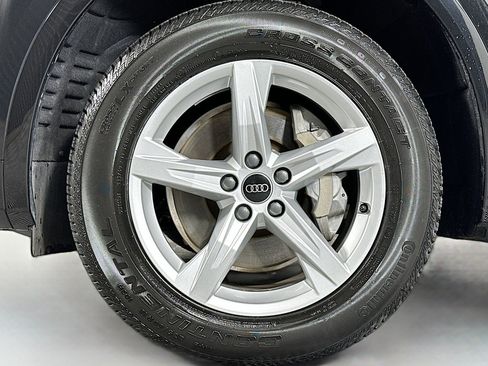 Used 2023 Audi Q5 2.0T Premium w/ Convenience Package image 11