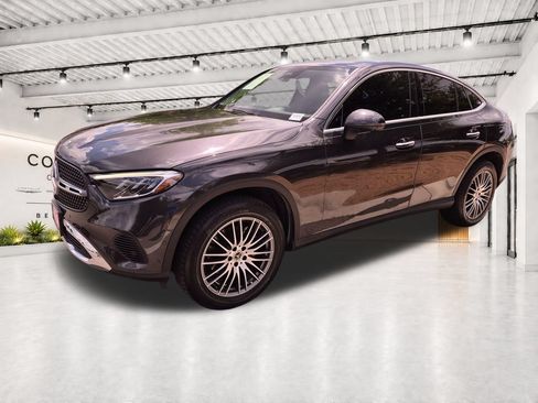Used 2024 Mercedes-Benz GLC 300 4MATIC image 4