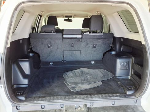 Used 2016 Toyota 4Runner SR5 AWD/4WD image 7
