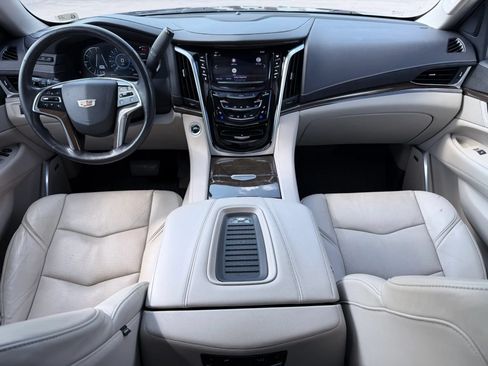 Used 2020 Cadillac Escalade ESV Premium Luxury AWD/4WD image 11