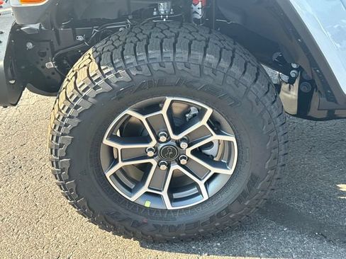 New 2026 Jeep Gladiator Mojave AWD/4WD image 10