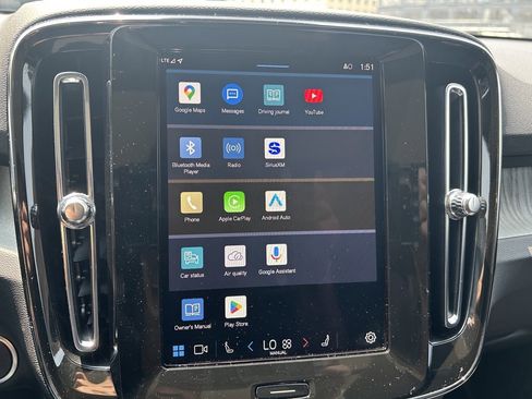 Certified 2025 Volvo XC40 B5 Plus image 33