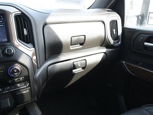 Used 2022 Chevrolet Silverado 2500 High Country w/ Safety Package II image 14