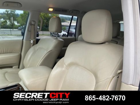 Used 2017 INFINITI QX80 4WD w/ Driver Assistance Package image 12