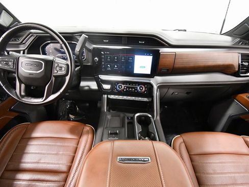 Used 2024 GMC Sierra 2500 Denali Ultimate image 3