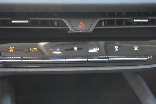 Used 2024 Buick Envision Preferred AWD/4WD image 27