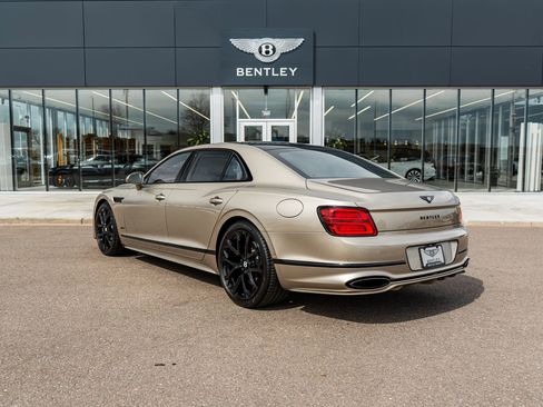 Certified 2025 Bentley Flying Spur Plug-In Hybrid AWD/4WD image 8