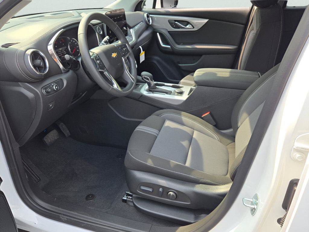 New 2026 Chevrolet Blazer LT w/ Convenience Package AWD/4WD image 27