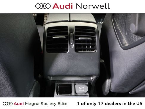 Used 2013 Mercedes-Benz C 300 4MATIC Sedan image 23
