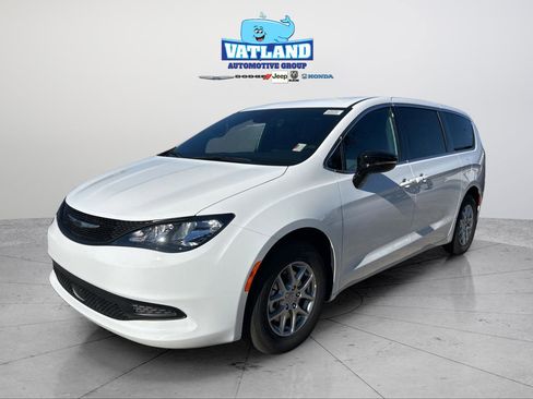 New 2026 Chrysler Voyager LX image 29