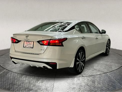 Used 2022 Nissan Altima 2.5 Platinum image 8