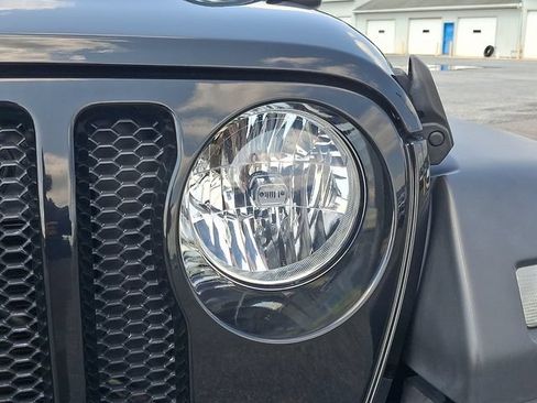 Used 2021 Jeep Wrangler Sport AWD/4WD image 9