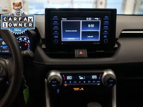 Used 2021 Toyota RAV4 LE image 15