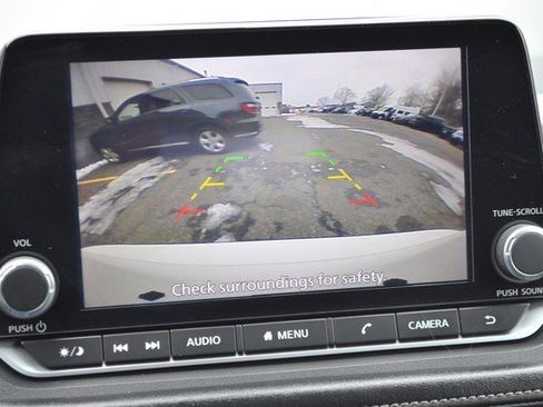 Used 2024 Nissan Rogue S image 33