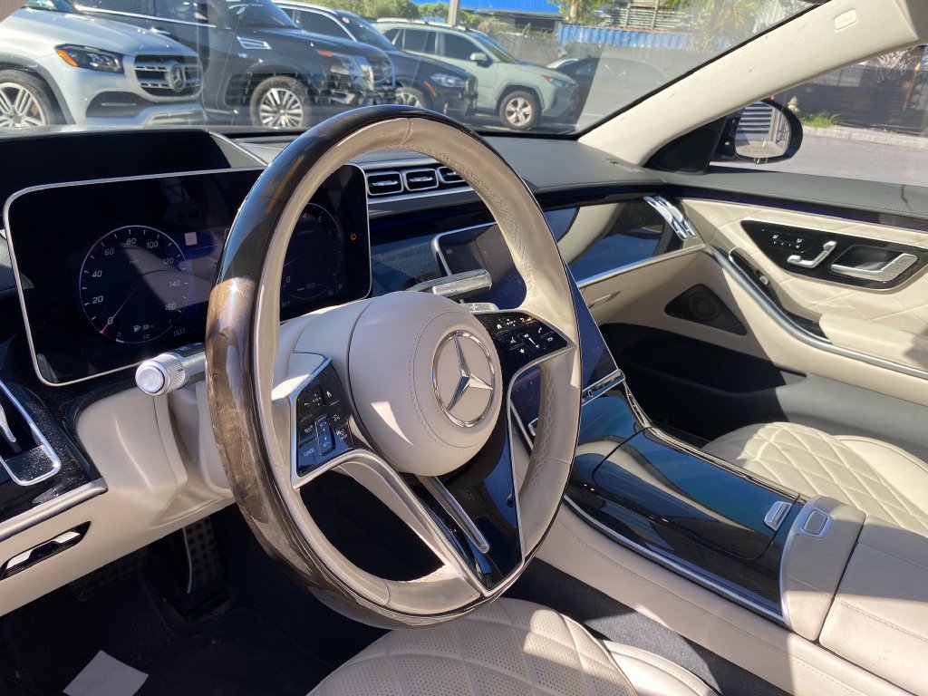Used 2022 Mercedes-Benz S 580 4MATIC Sedan image 3