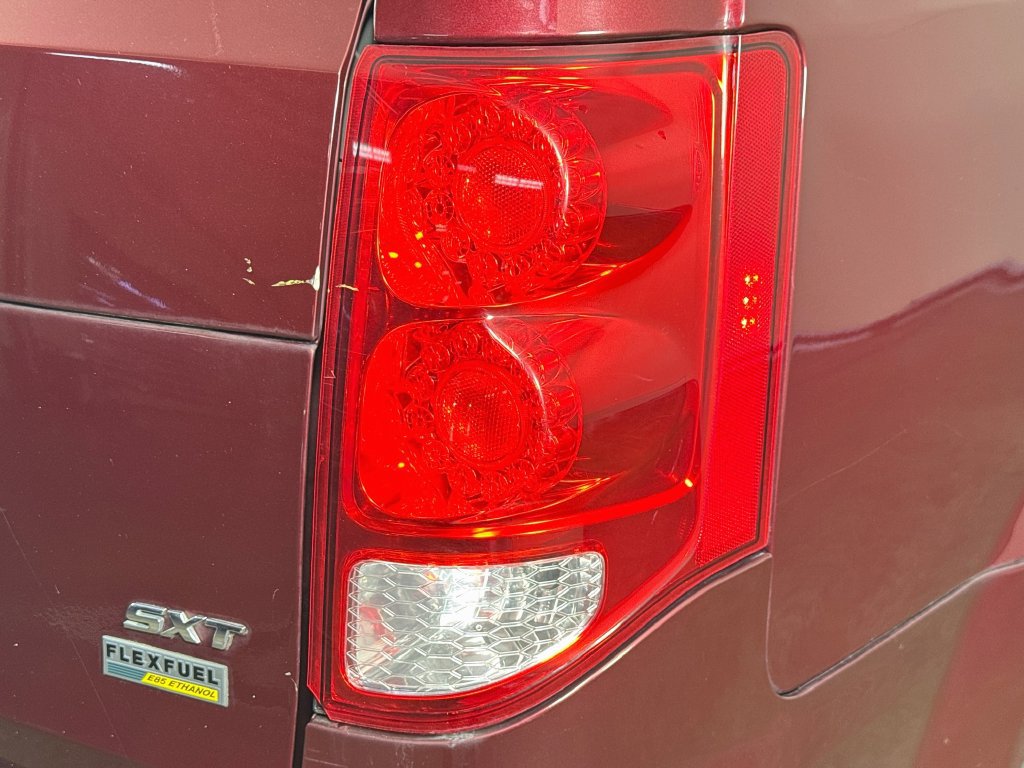Used 2017 Dodge Grand Caravan SXT FWD image 31