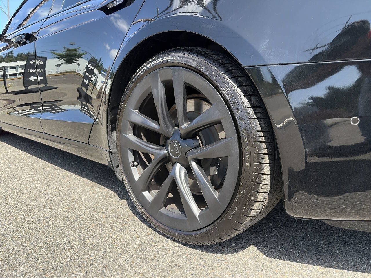 Used 2023 Tesla Model S Standard Range AWD/4WD image 4