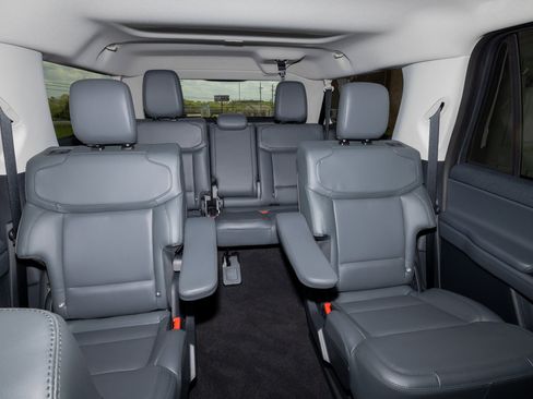 New 2026 Ford Expedition Max Active RWD image 29