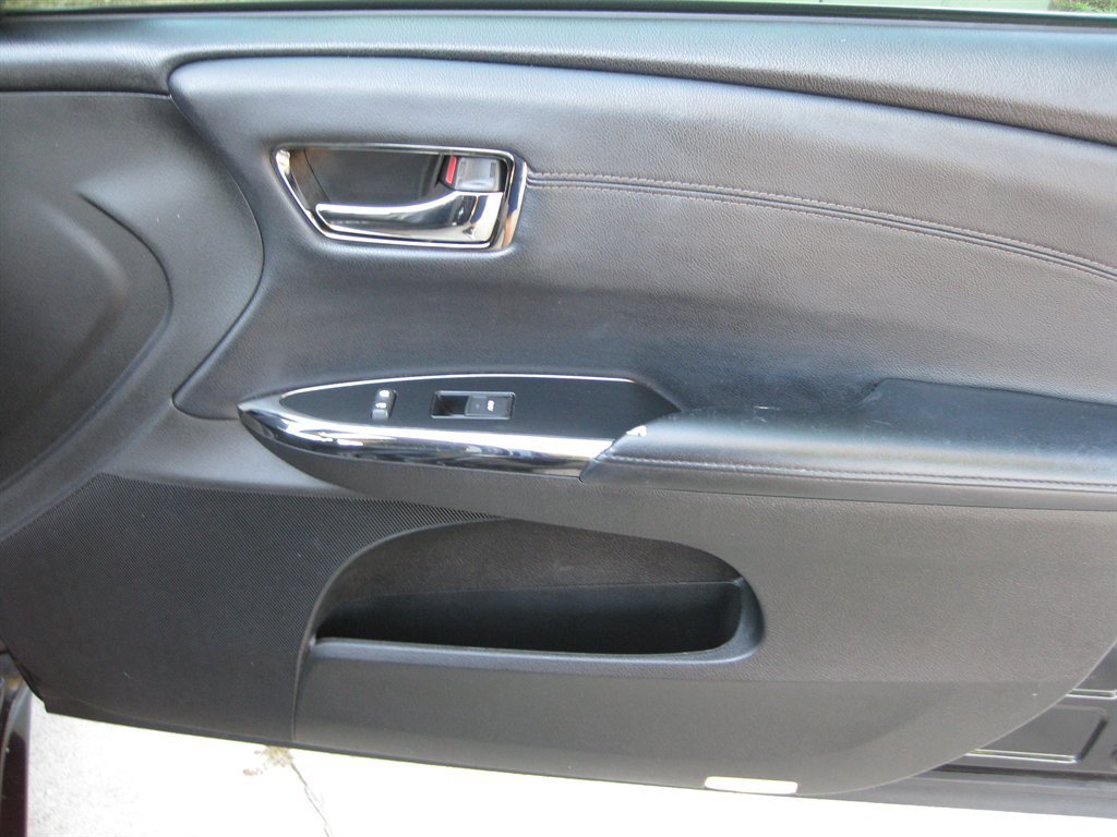 Used 2013 Toyota Avalon Limited FWD image 38