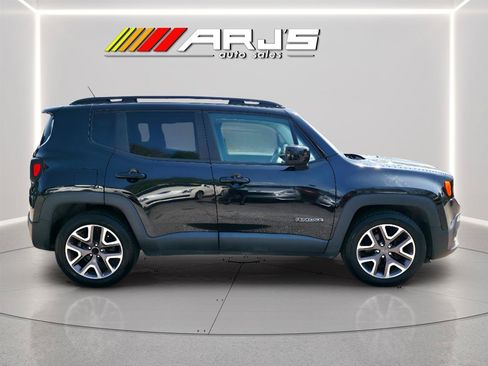 Used 2015 Jeep Renegade Latitude FWD image 4