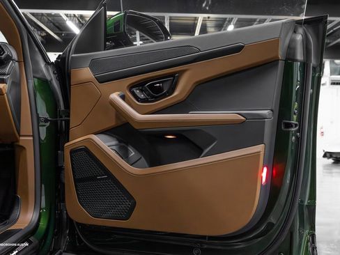 New 2025 Lamborghini Urus SE image 49