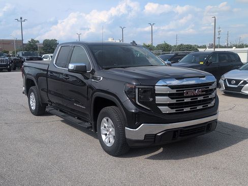 Used 2023 GMC Sierra 1500 SLE AWD/4WD image 2
