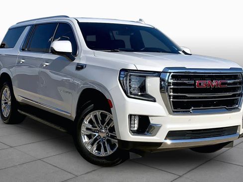 Used 2023 GMC Yukon XL SLT w/ SLT Premium Package AWD/4WD image 3