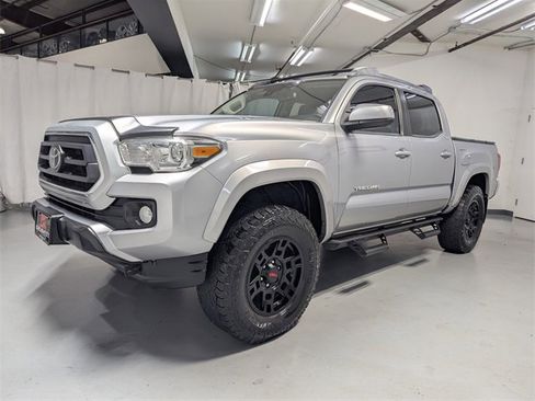 Used 2020 Toyota Tacoma SR5 image 5