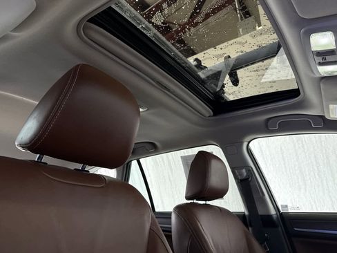 Used 2018 Subaru Outback 2.5i Touring w/ Popular Package #3 AWD/4WD image 16
