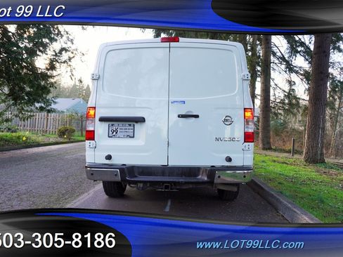 Used 2020 Nissan NV 3500 SL image 11