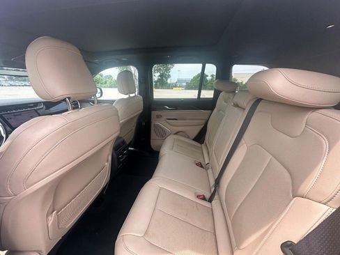 Used 2022 Jeep Grand Cherokee Limited 4xe w/ Luxury Tech Group II AWD/4WD image 12
