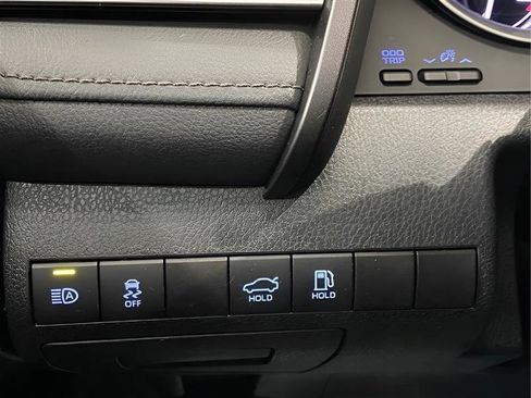 Used 2022 Toyota Camry LE image 22