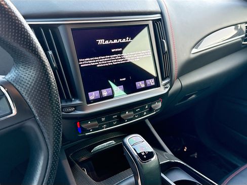 Used 2022 Maserati Levante Modena AWD/4WD image 28