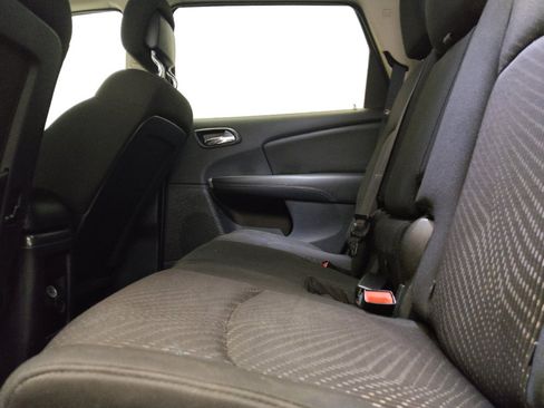 Used 2016 Dodge Journey SE w/ Flexible Seating Group FWD image 18