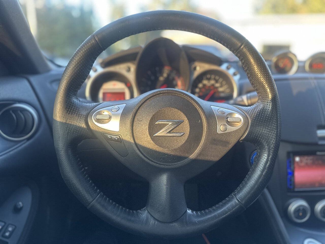 Used 2009 Nissan 370Z Coupe RWD image 18