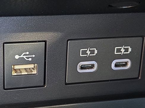 Used 2026 Toyota Camry SE w/ Multimedia Upgrade Package image 23