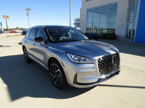 Used 2024 Lincoln Corsair Grand Touring w/ Equipment Group 301A image 3