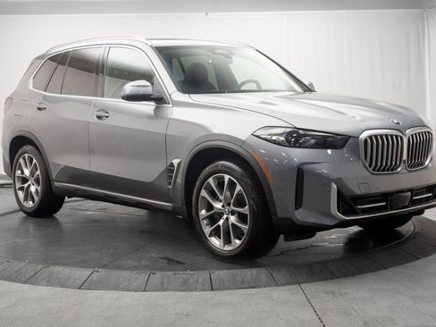 Used 2024 BMW X5 xDrive40i w/ Parking Assistance Package AWD/4WD image 8