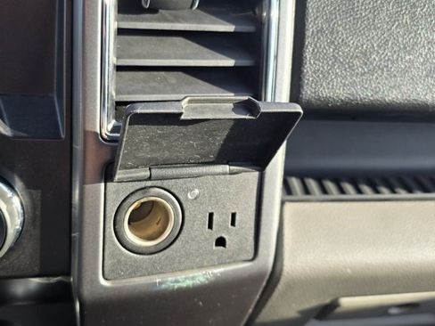 Used 2019 Ford F150 XLT w/ Equipment Group 302A Luxury image 21