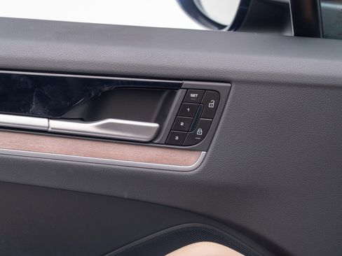 Certified 2025 Porsche Cayenne image 21