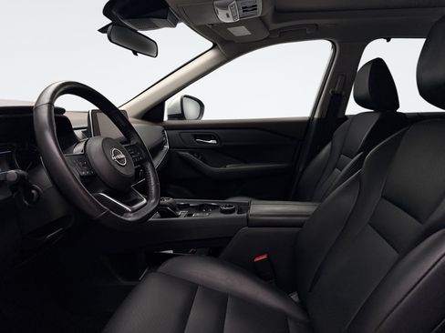 Used 2023 Nissan Rogue SV w/ SV Premium B Package image 9