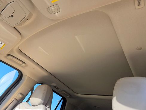 Used 2021 Lincoln Navigator Reserve w/ Luxury Package AWD/4WD image 11